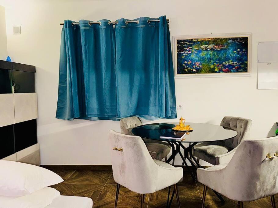 Gloria luxury home