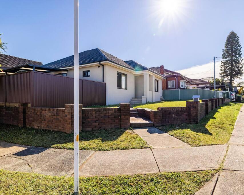 Modern Home in the Heart of Bankstown photo 3