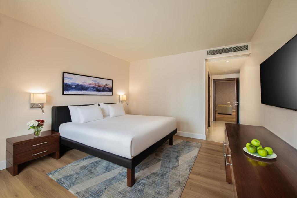 Novotel Suites Riyadh Olaya - Tap to explore photos