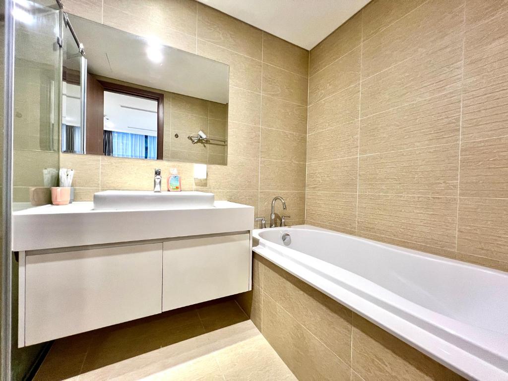 Nanahousing-3 Bedroom Apartment Vinhomes Skylake