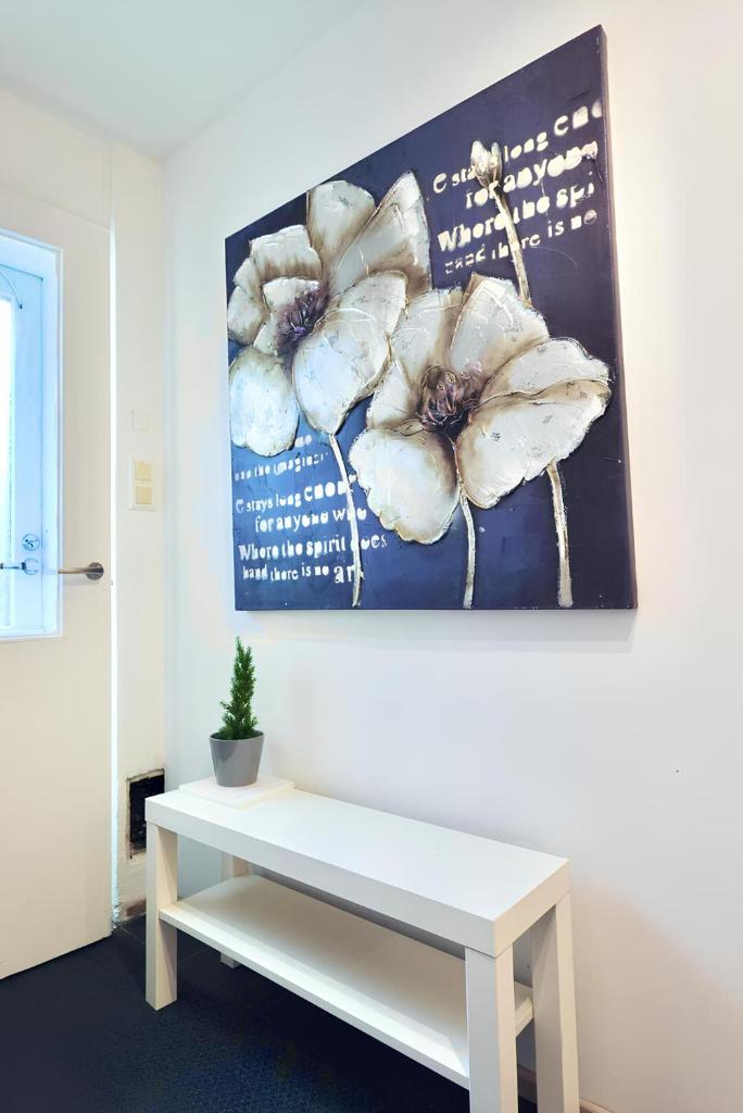 GuestFirst- Relax by the Sea 4 Min to Beach, Helsinki