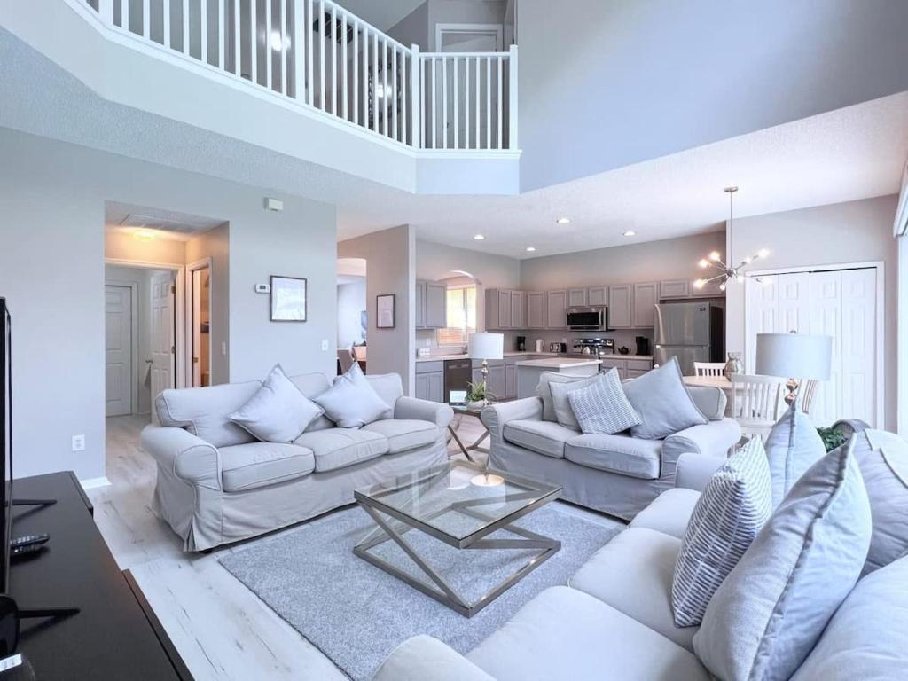 Spacious 7bd Pool Gm Hm Terra Verde Resort-211hbl 7 Bedroom Home by RedAwning image