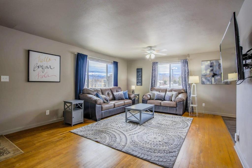 4 Bedroom with Grill image