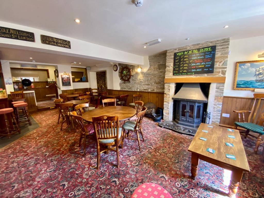 The Globe Inn - Tap to explore photos