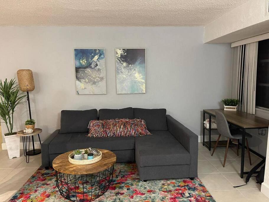 Lovely 2-Bedroom Condo with Pool and Gym image