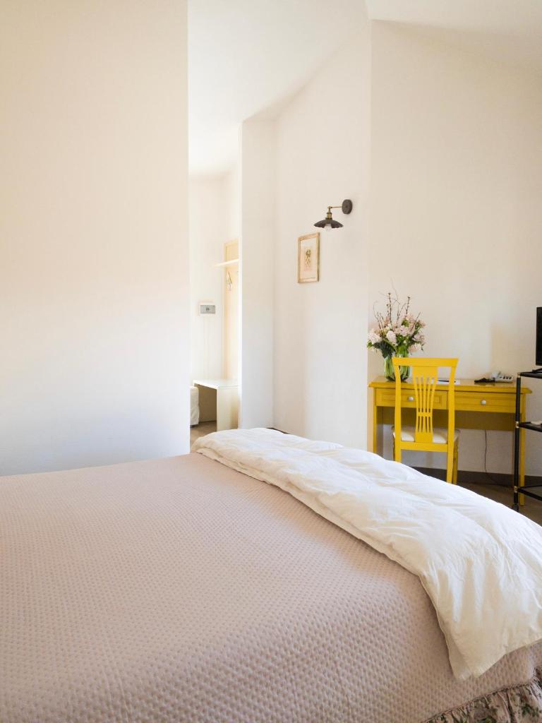 Hotel Donatella - Tap to explore photos