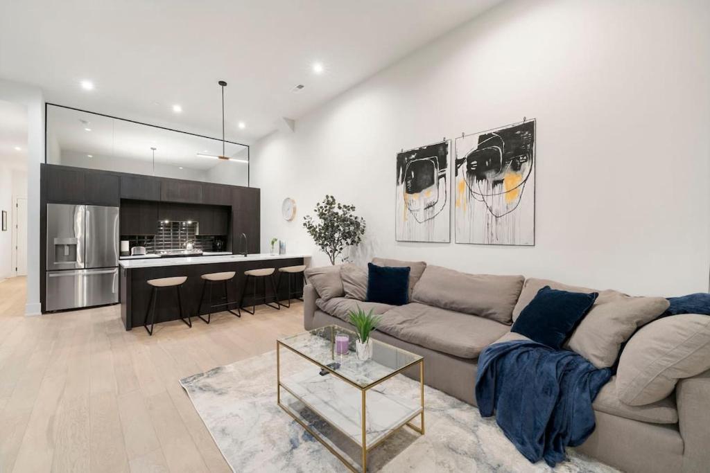 Chic River North Condo 2BR 2BA With Private Balcony - Tap to explore photos