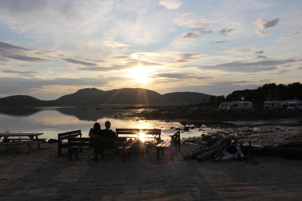 Ulvsvåg Gjestgiveri og Fjordcamping AS photo 3