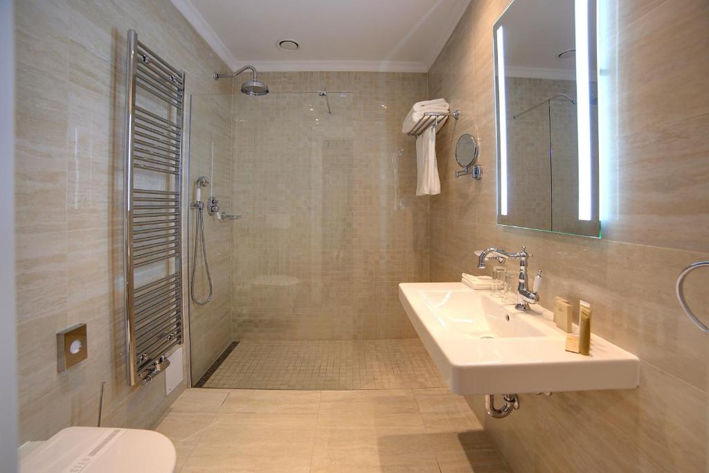 Сьюит (Люкс бизнес-класса), Luxury Spa Hotel Olympic Palace