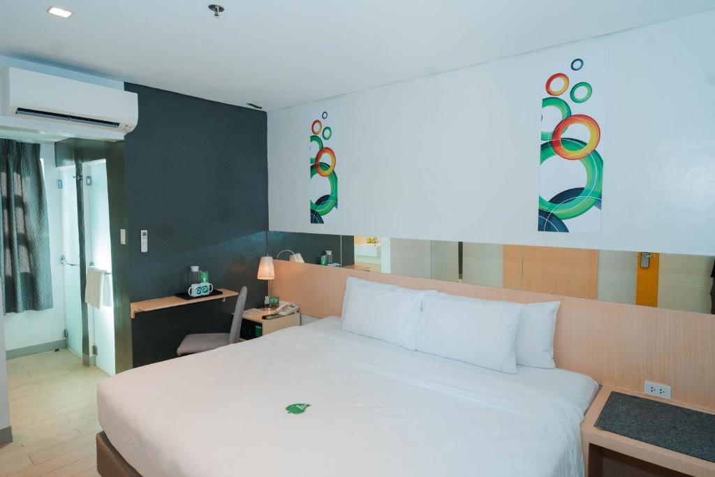 Go Hotels Iligan - Tap to explore photos