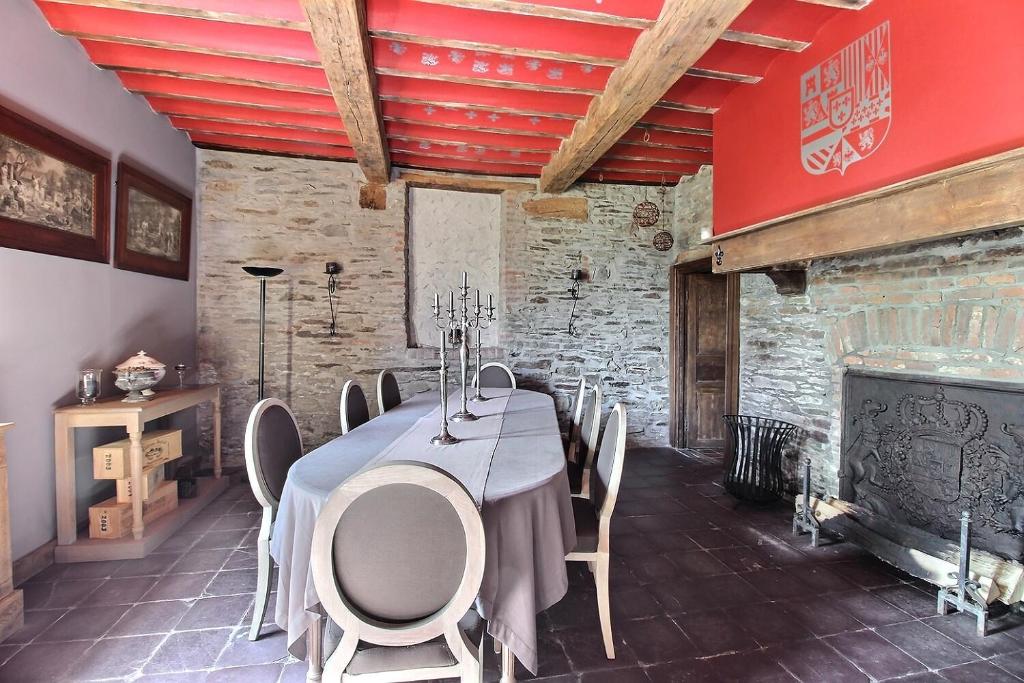Château de Rienne met sauna & hottub & pooltafel photo 3