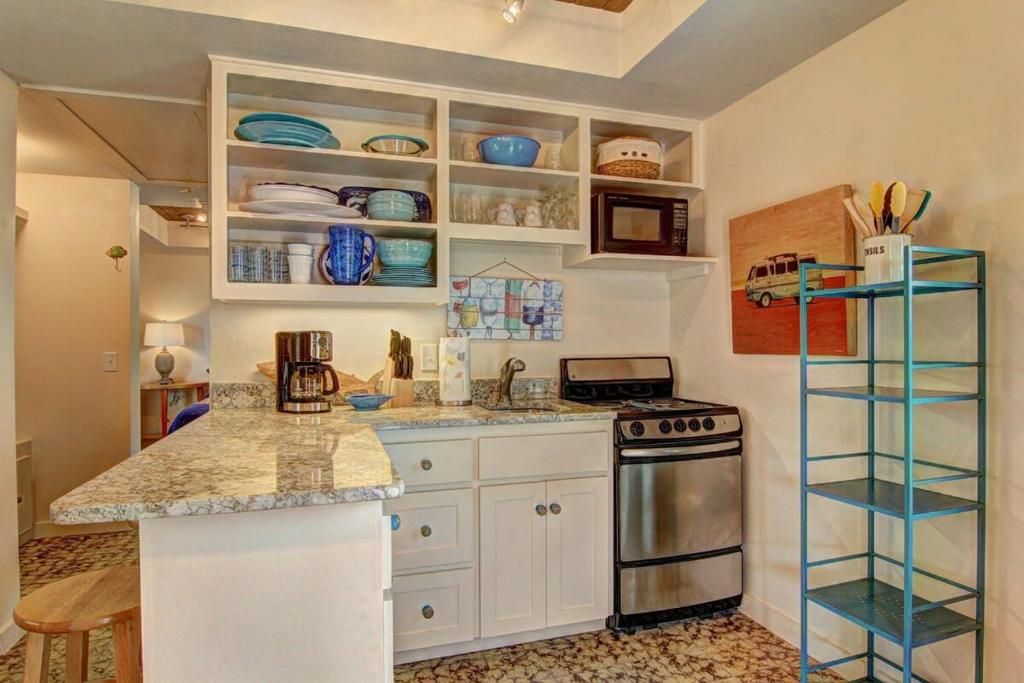 Lorna Beach Cottage at Spanish Village image