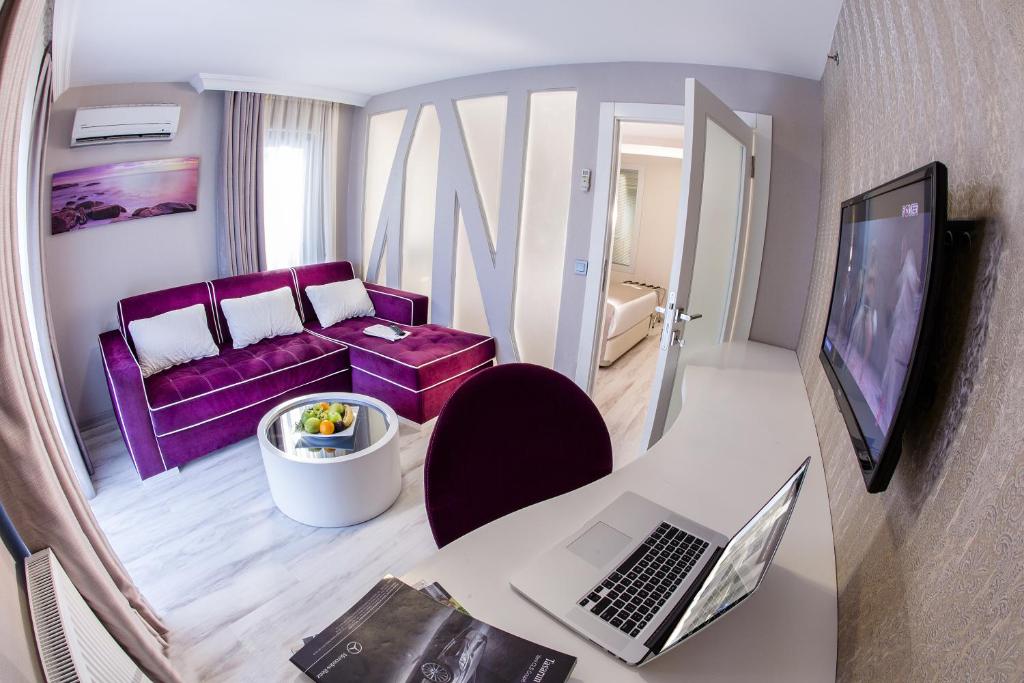 Demonti Hotel photo 4