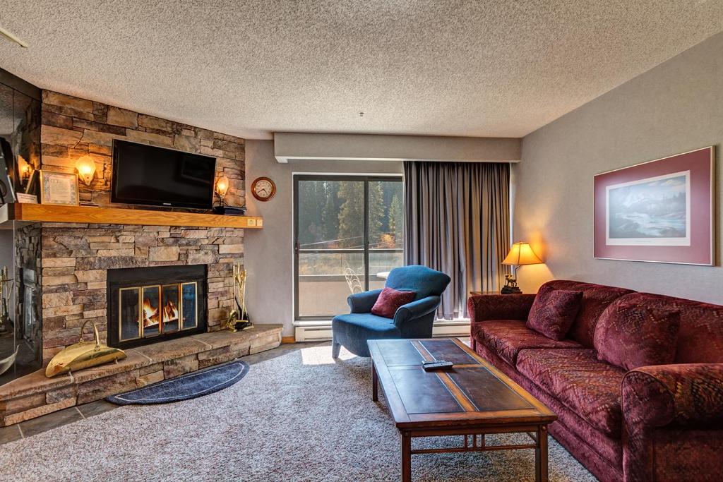 Beaver Run Resort 4237 by Great Western Lodging image