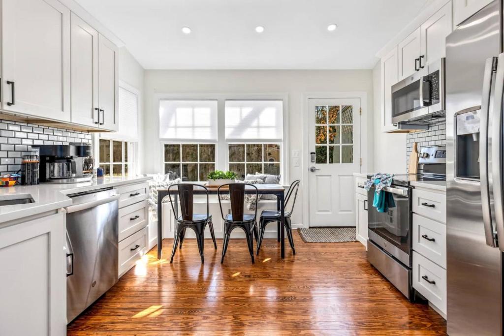 Fisher House - Downtown Annapolis! image