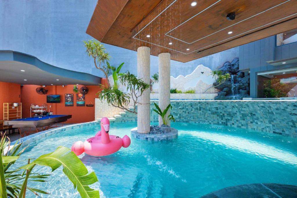 Wabi Sabi Villa * Hồ Bơi Thác Nước 140 m2 * Phòng Karaoke Thủy Cung