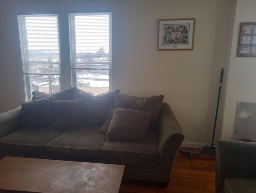 godlyone bedroom free parking image