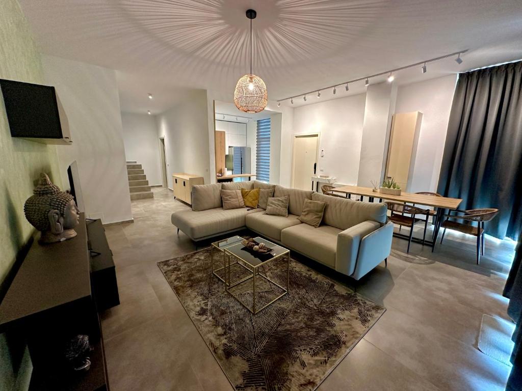 Queen’s Luxury Vila 111/A photo 2