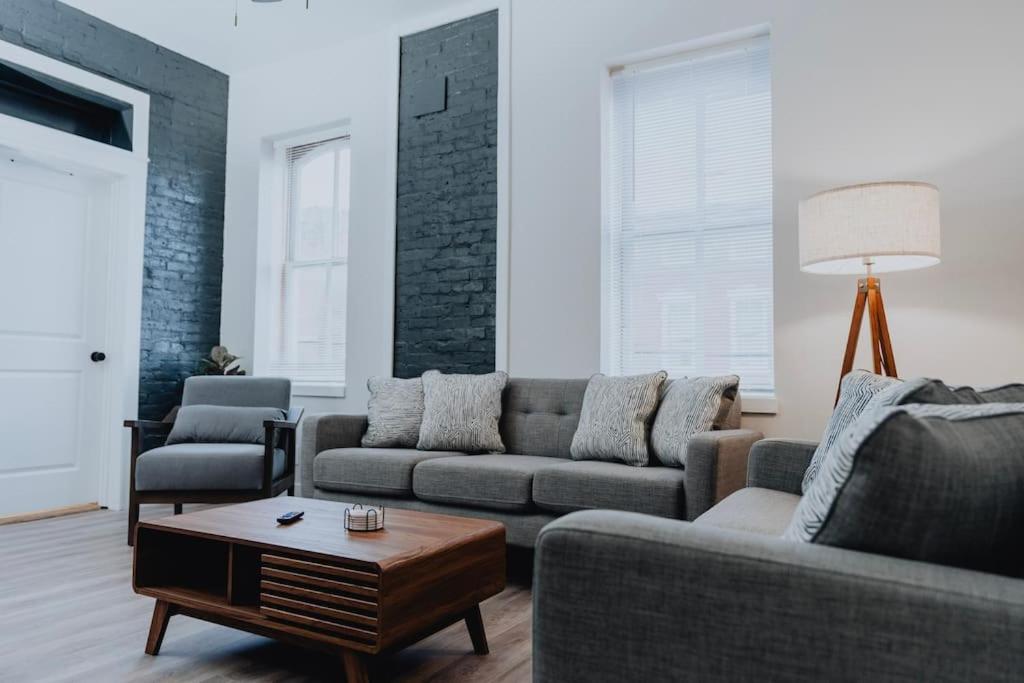 Luxe 2BR Oasis Patio & Laundry Soulard image