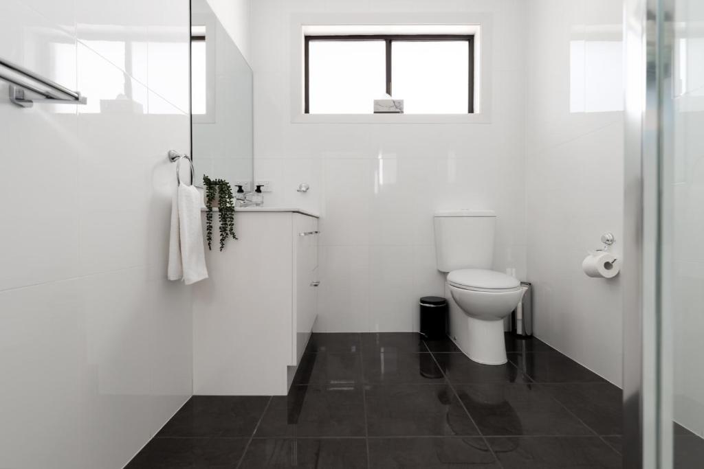Homely Hideaway with Parking & WiFi photo 3
