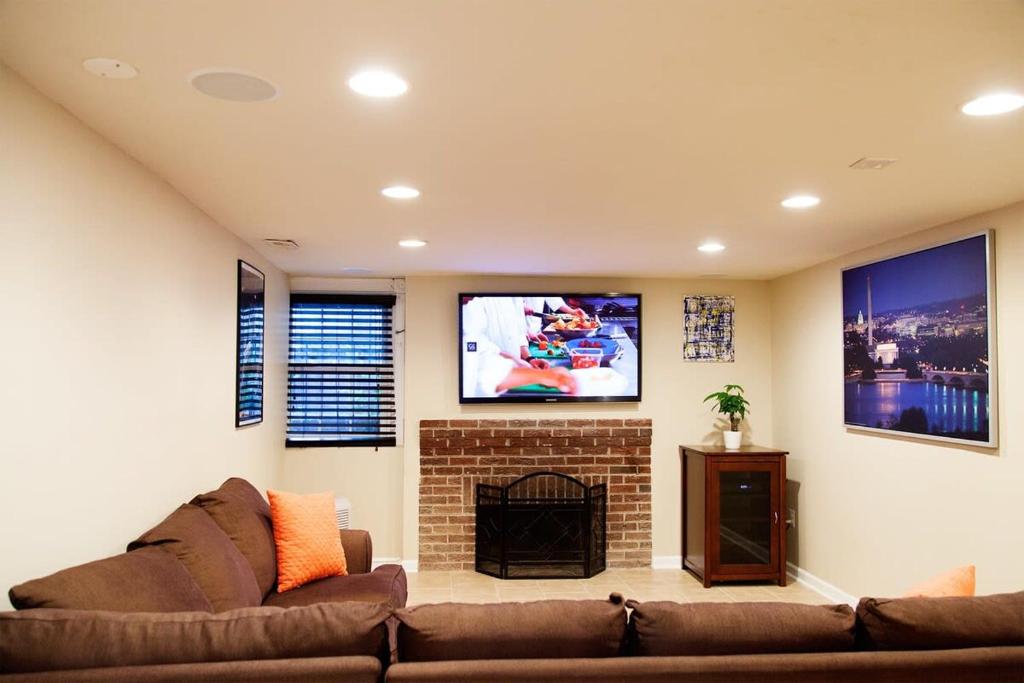 1BR Oasis near Takoma Metro Minutes to Capital image