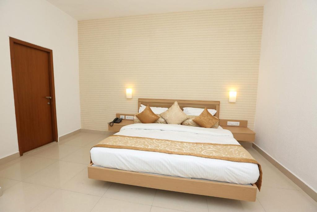 Двухместный (Улучшенный двухместный номер с 1 кроватью), Avenue 11 Boutique Residences, Poes Garden Chennai