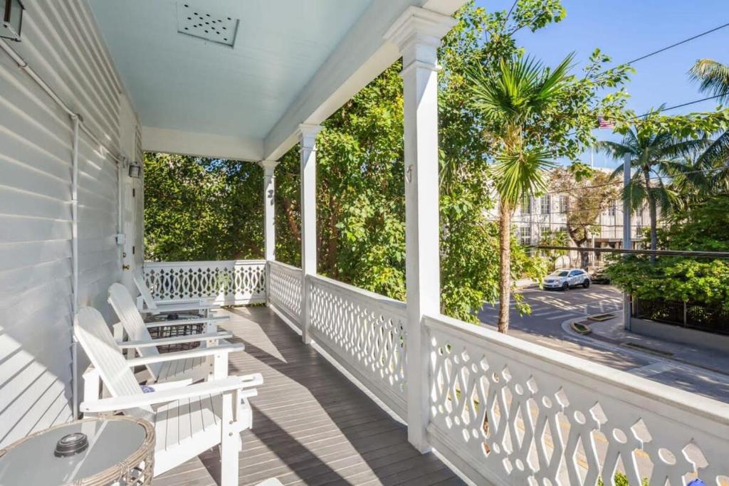 Key Lime Cottage image