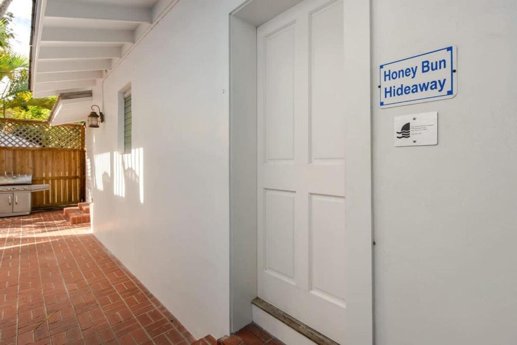 Honey Bun Hideaway image