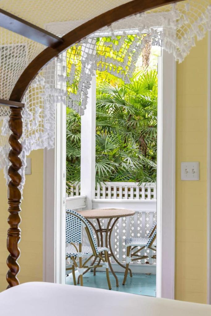 Classic King Balcony at the James House image