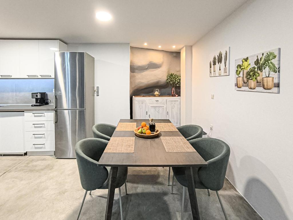 Charming Old Tannery House with Spacious Veranda and Stunning Sea View! - Tap to explore photos