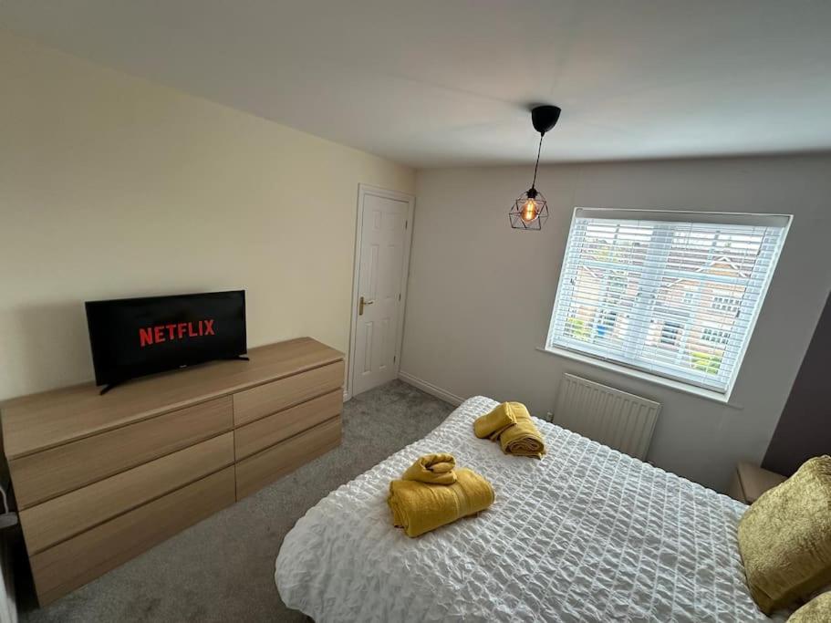 Mmc serviced accommodation 2 - Tap to explore photos