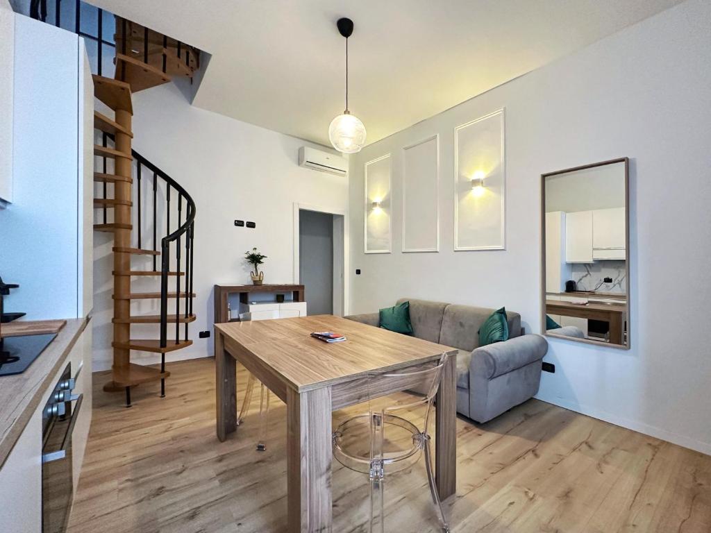 Casa Enea - Luxury Apartment - Navigli - Tap to explore photos