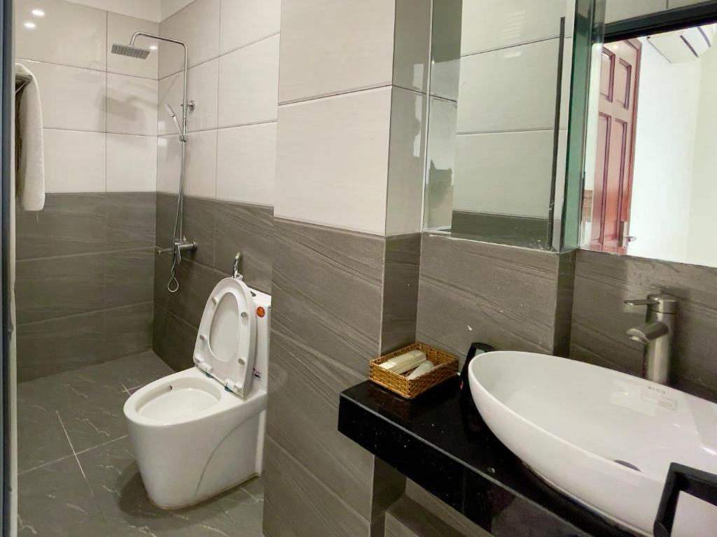 Khách Sạn TRẦN LONG