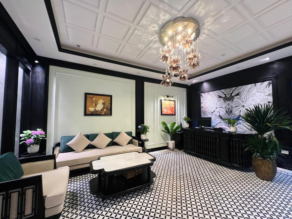 Grand Hotel Trịnh Văn Bô