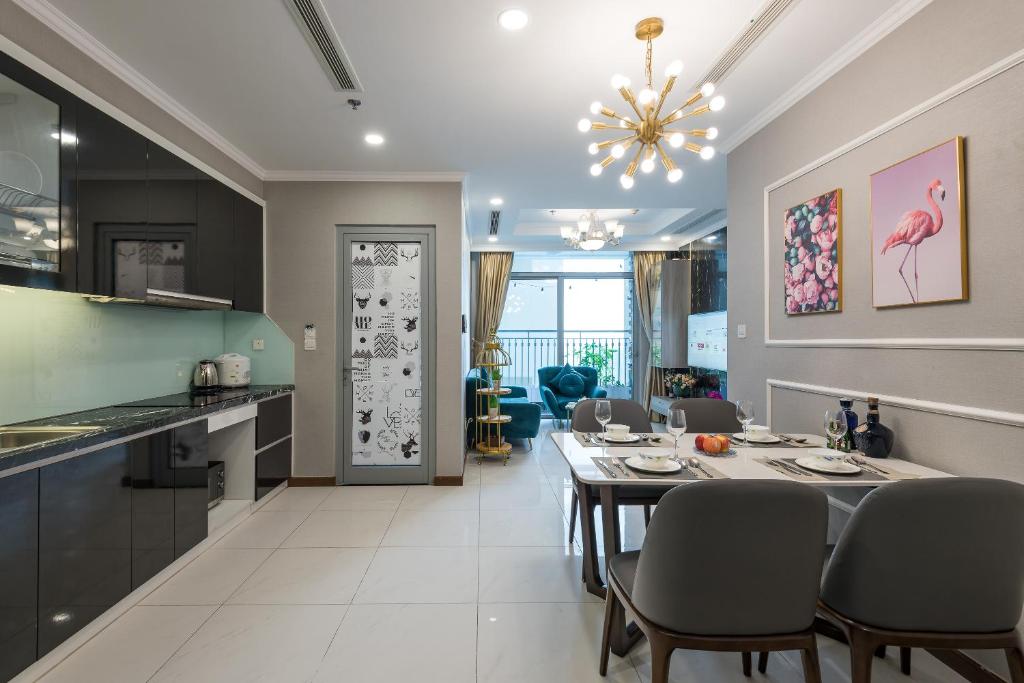 VINHOMES LANDMARK CONDOTEL SUITE