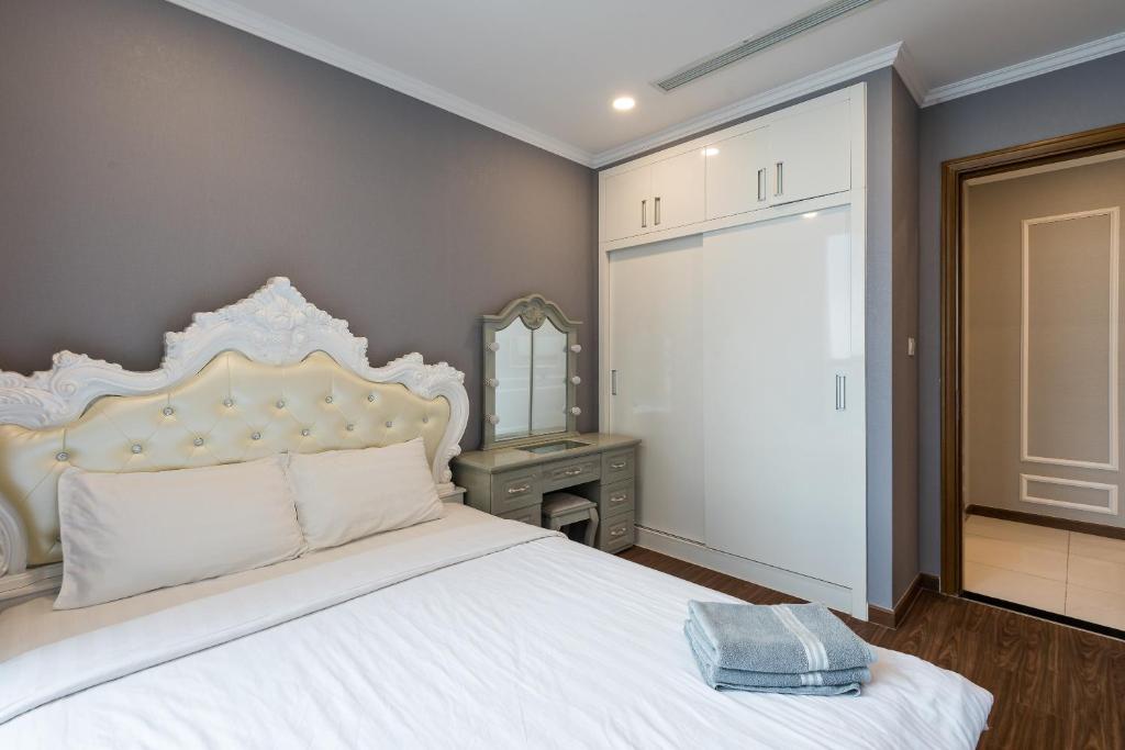 VINHOMES LANDMARK CONDOTEL SUITE