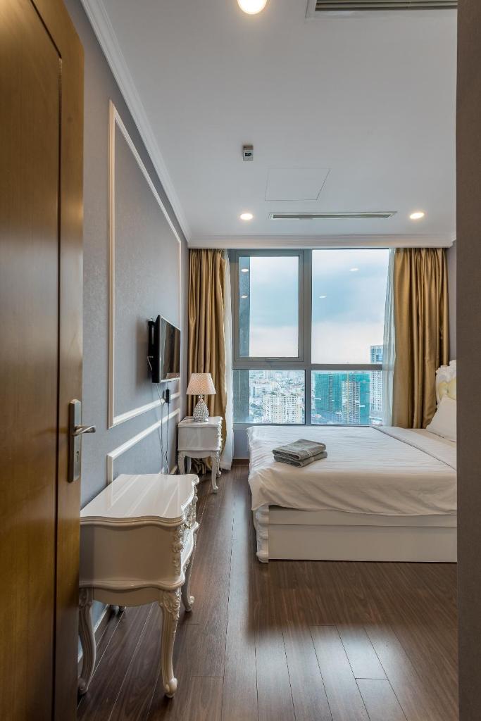 VINHOMES LANDMARK CONDOTEL SUITE