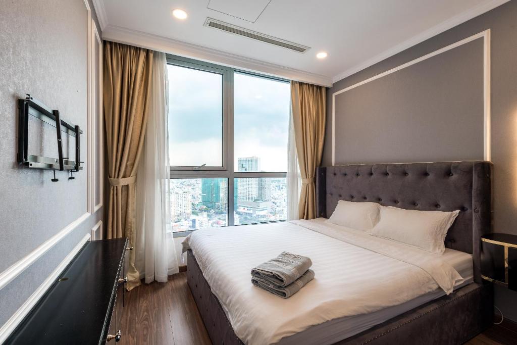 VINHOMES LANDMARK CONDOTEL SUITE