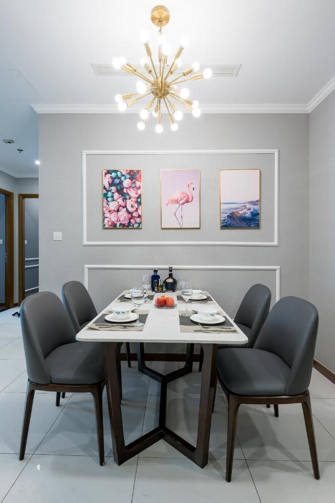 VINHOMES LANDMARK CONDOTEL SUITE