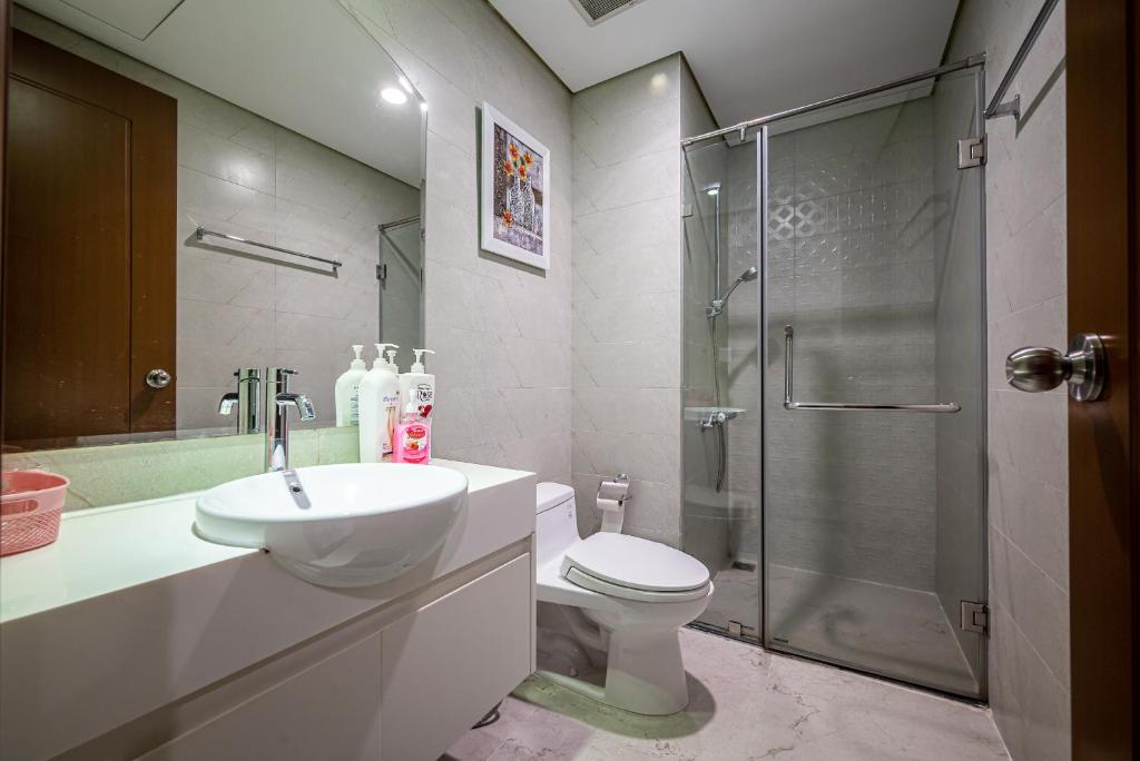 VINHOMES LANDMARK CONDOTEL SUITE