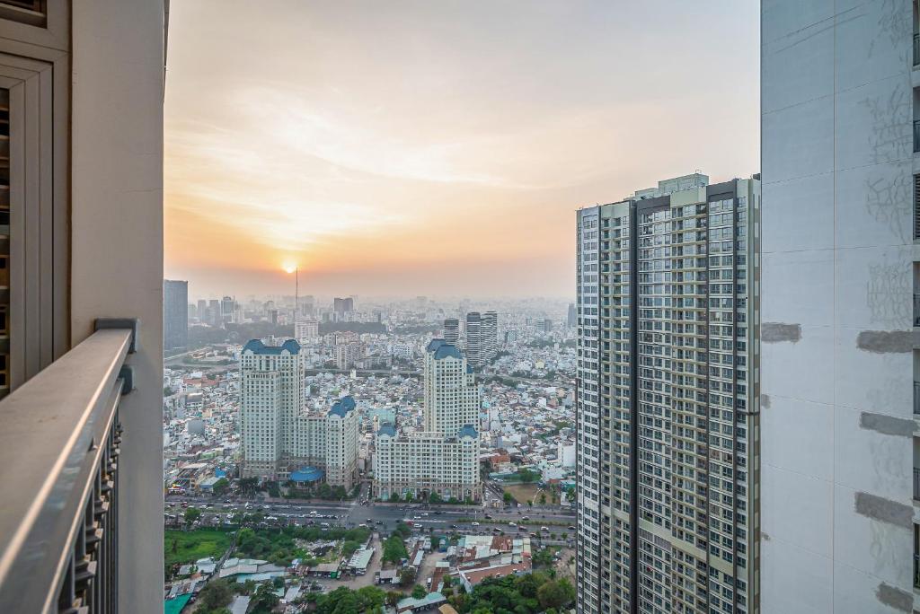 VINHOMES LANDMARK CONDOTEL SUITE