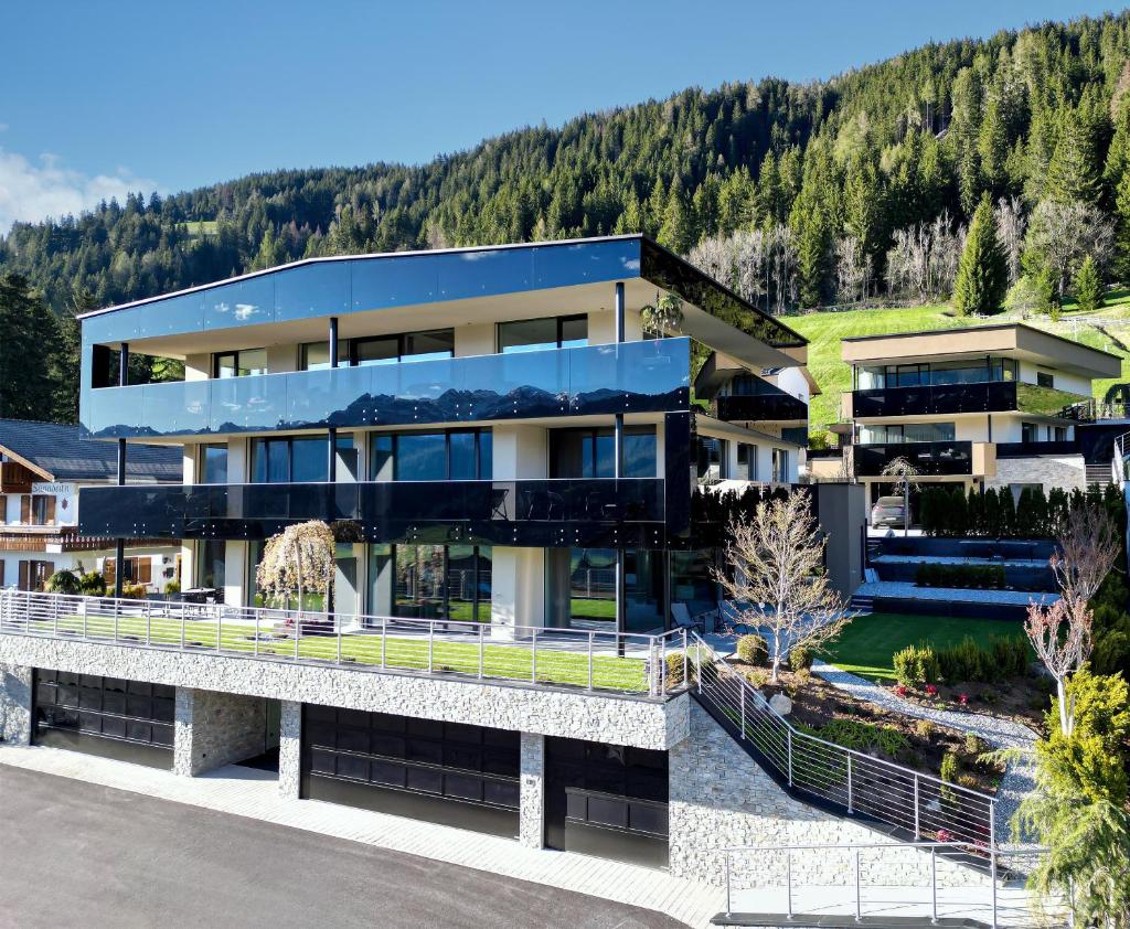 Timeless Dolomites Apartments - Tap to explore photos