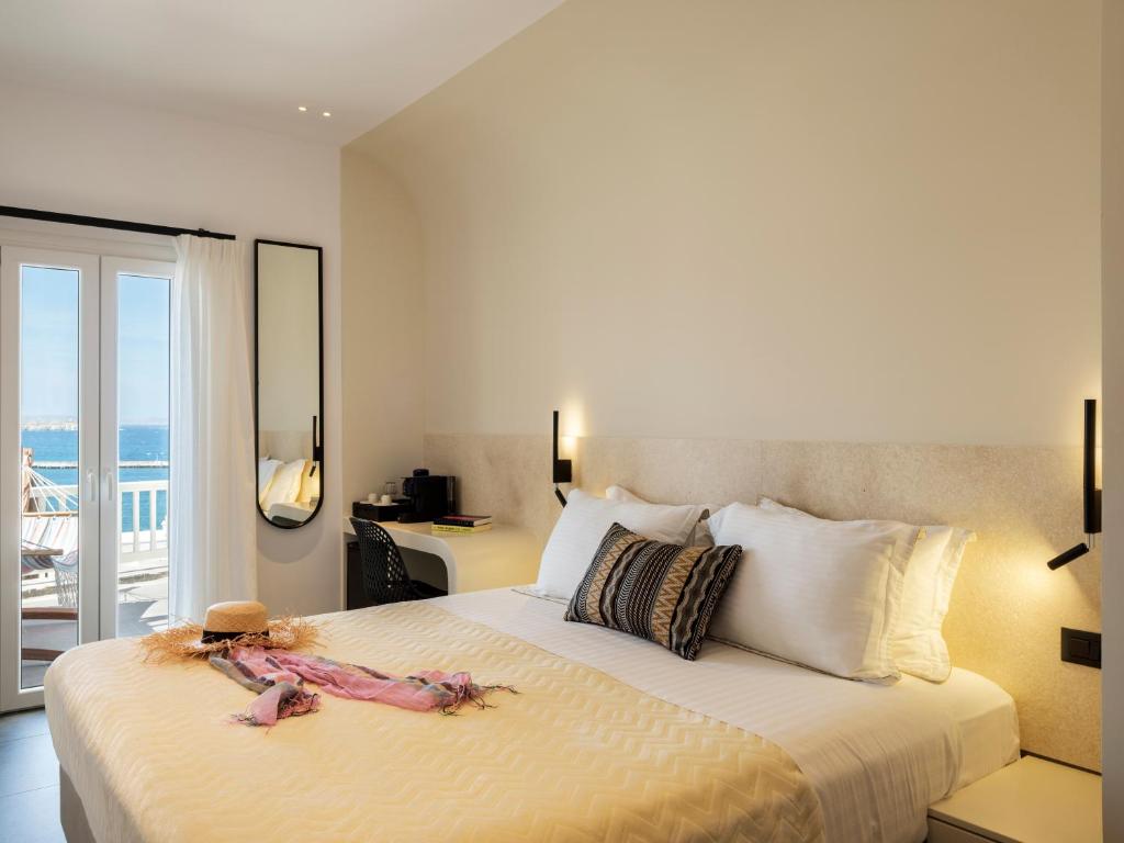 Yalos Hotel Sunset view Mykonos town private rooms