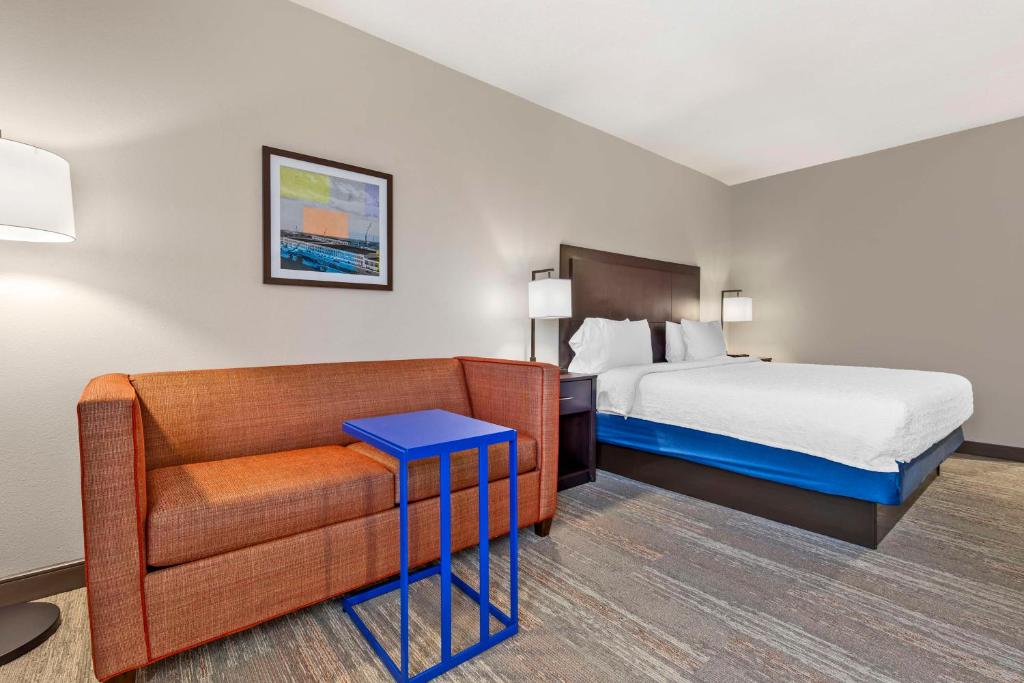 Hampton Inn by Hilton Mebane Room Type - KING STUDY-NON SMOKING