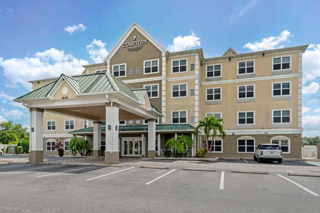 Country Inn & Suites by Radisson, Tampa Airport North, FL image