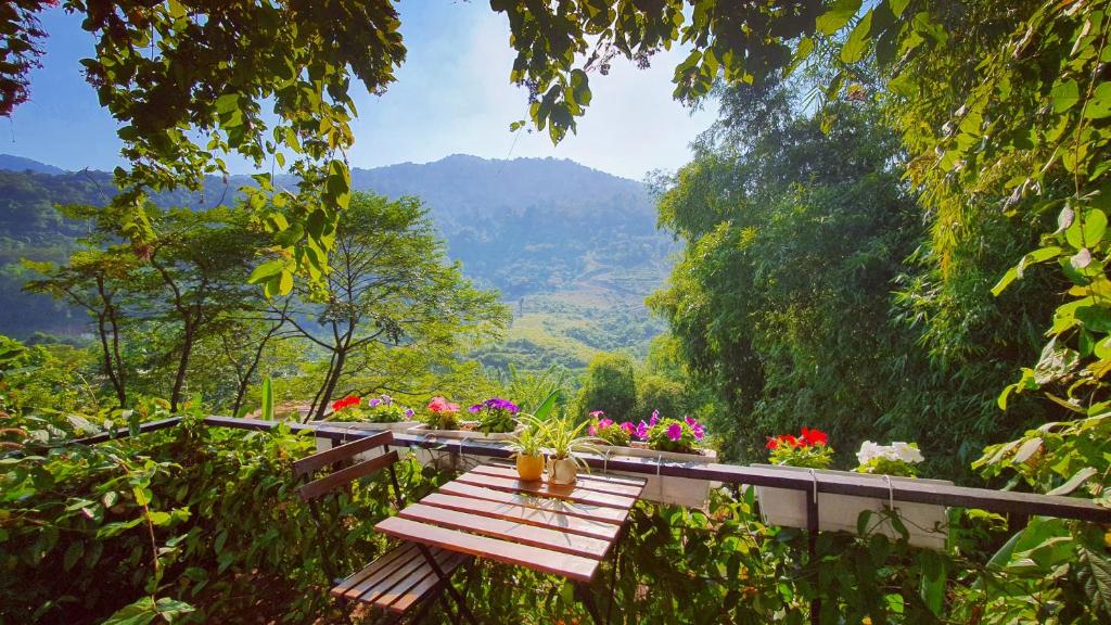 Dốc Chill Villa Biệt thự trên đồi, view núi, khu làng HN bỏ phố về rừng