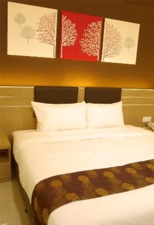 GM Holiday Hotel photo 1