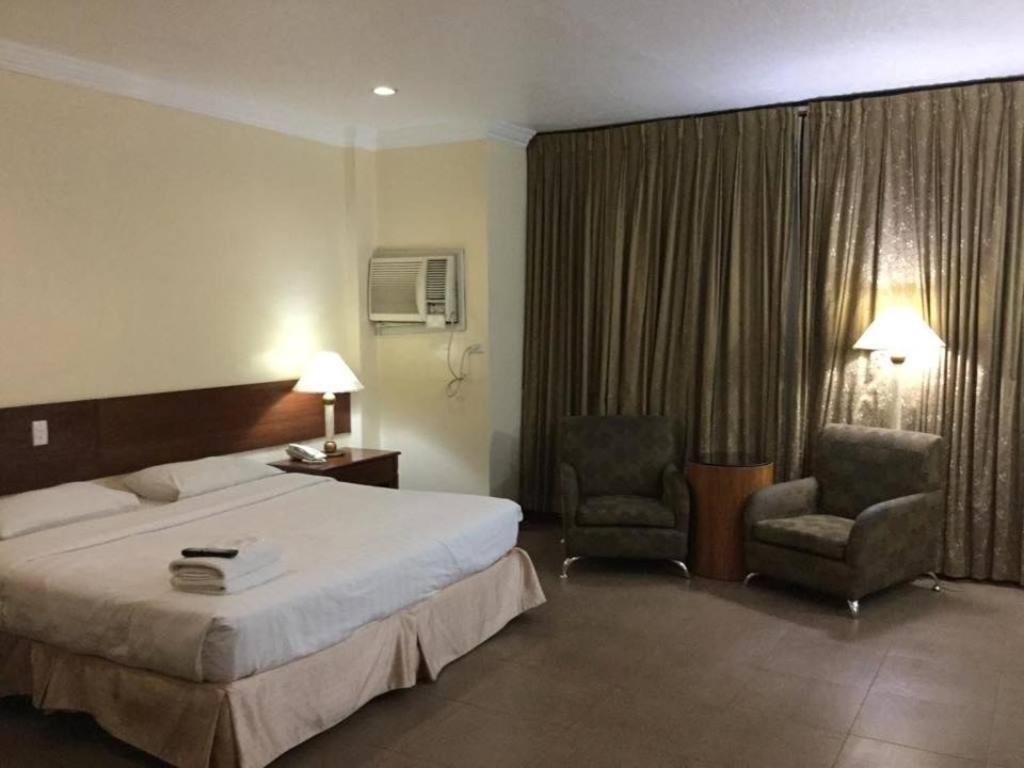 Dottie's Place Hotel & Restaurant photo 3