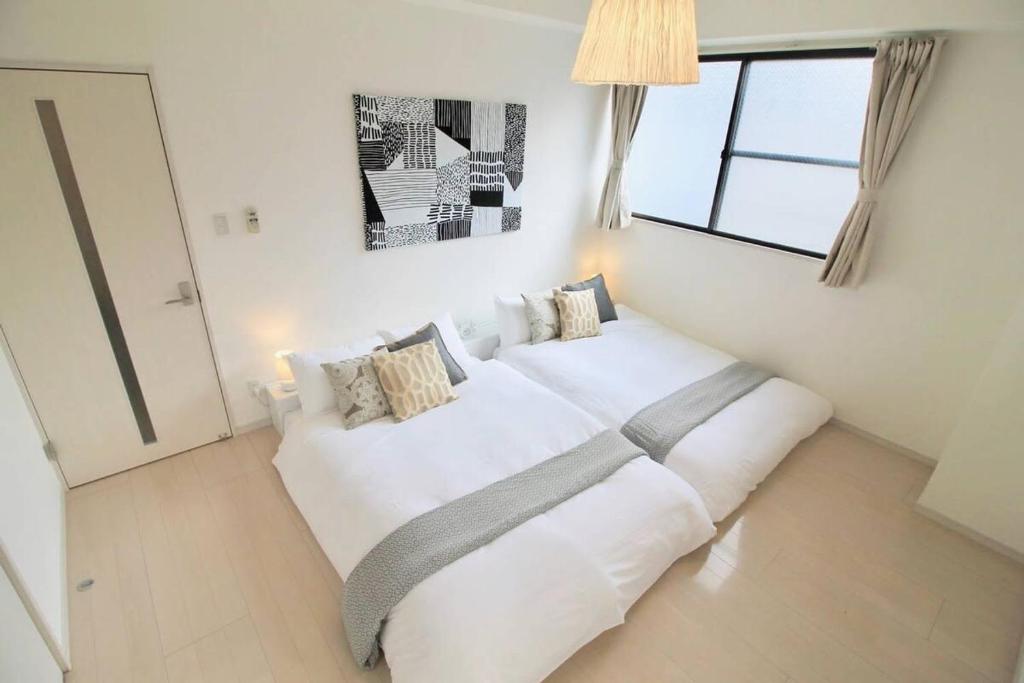 Luxes by b hotel - 10 min Hiroshima Station & 2BR Up to 10p, Hiroshima