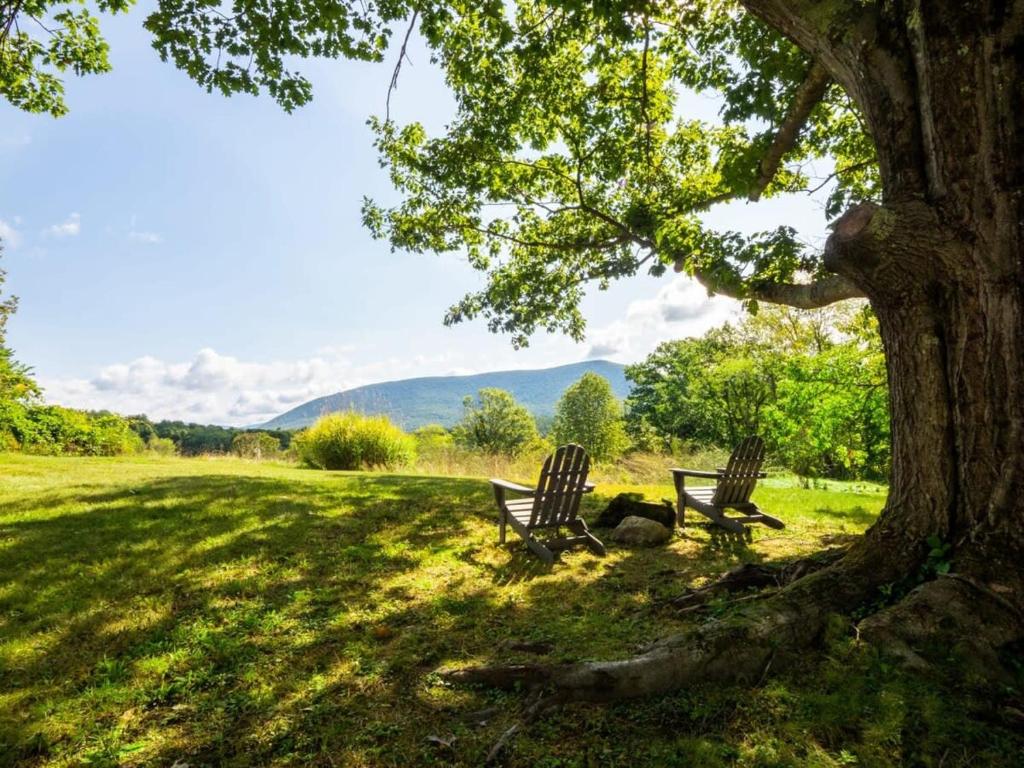 Berkshire Vacation Rentals: Renovated Five Bedrooms In Historic Williamstown image